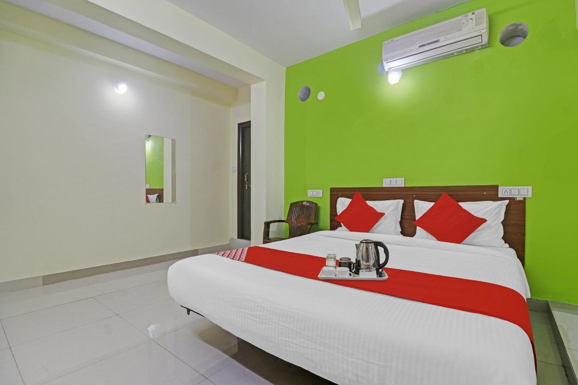 Super Hotel O Dk Reddy Square Hyderabad Exterior photo