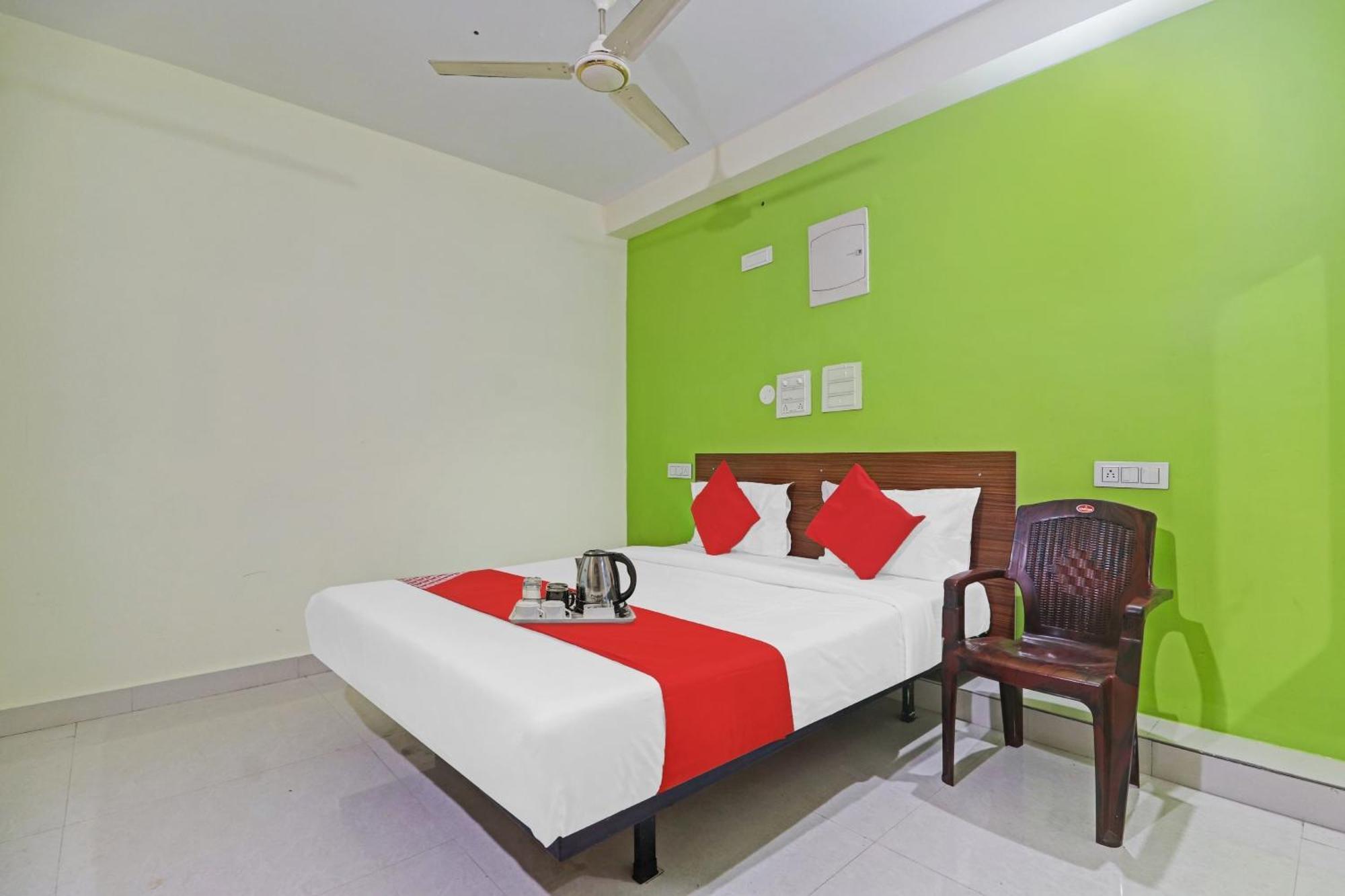 Super Hotel O Dk Reddy Square Hyderabad Exterior photo