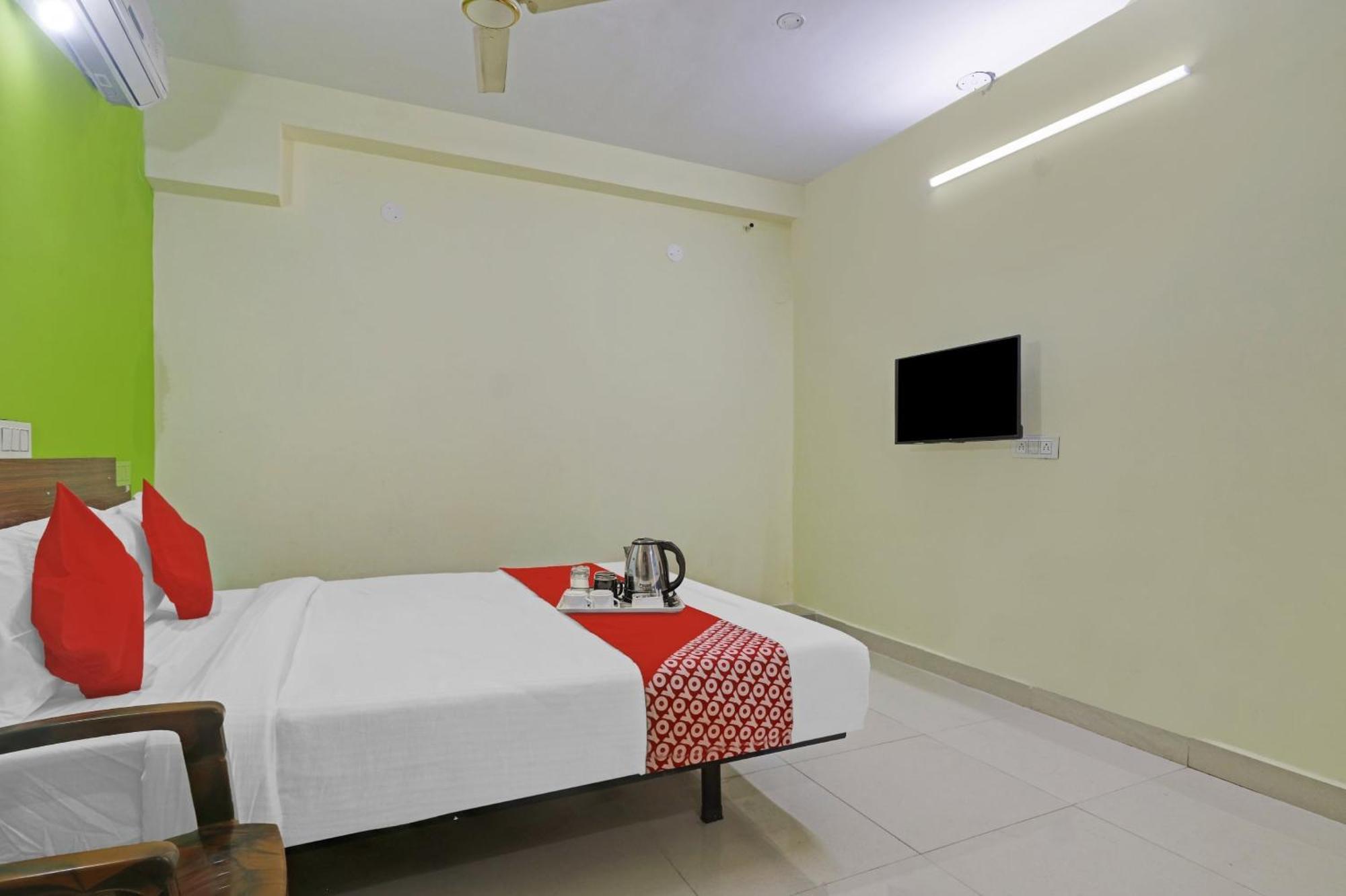 Super Hotel O Dk Reddy Square Hyderabad Exterior photo