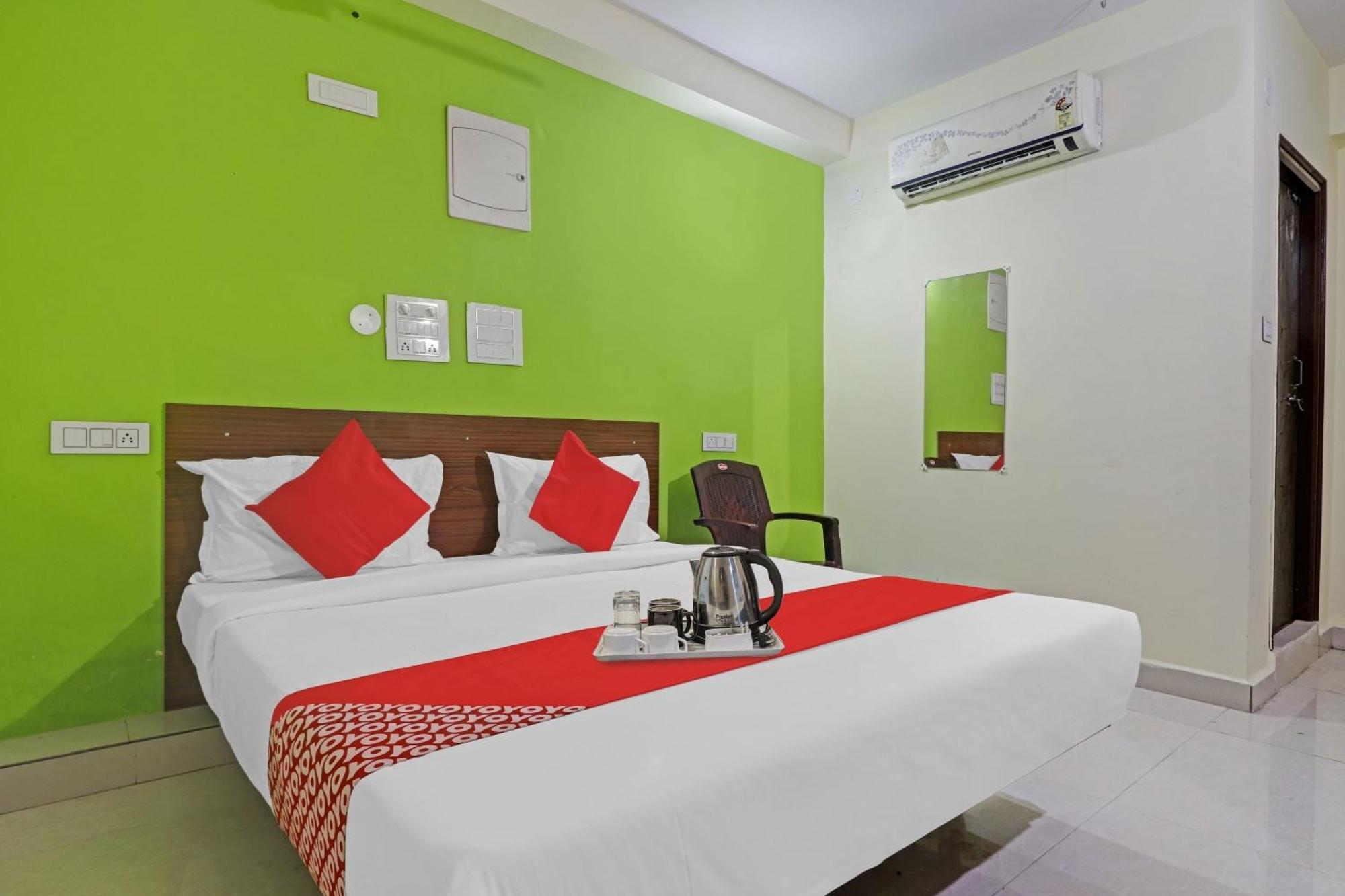 Super Hotel O Dk Reddy Square Hyderabad Exterior photo