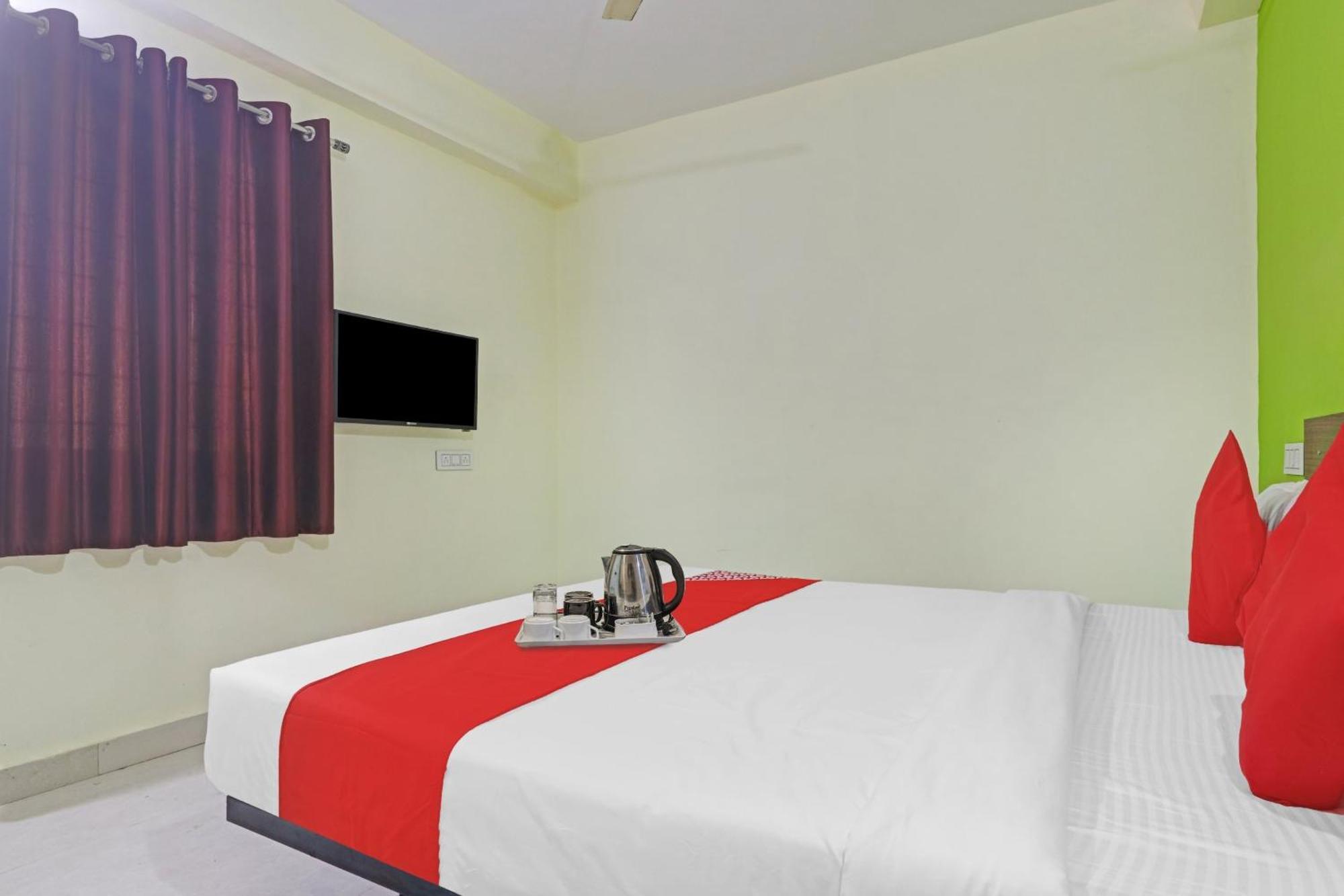 Super Hotel O Dk Reddy Square Hyderabad Exterior photo