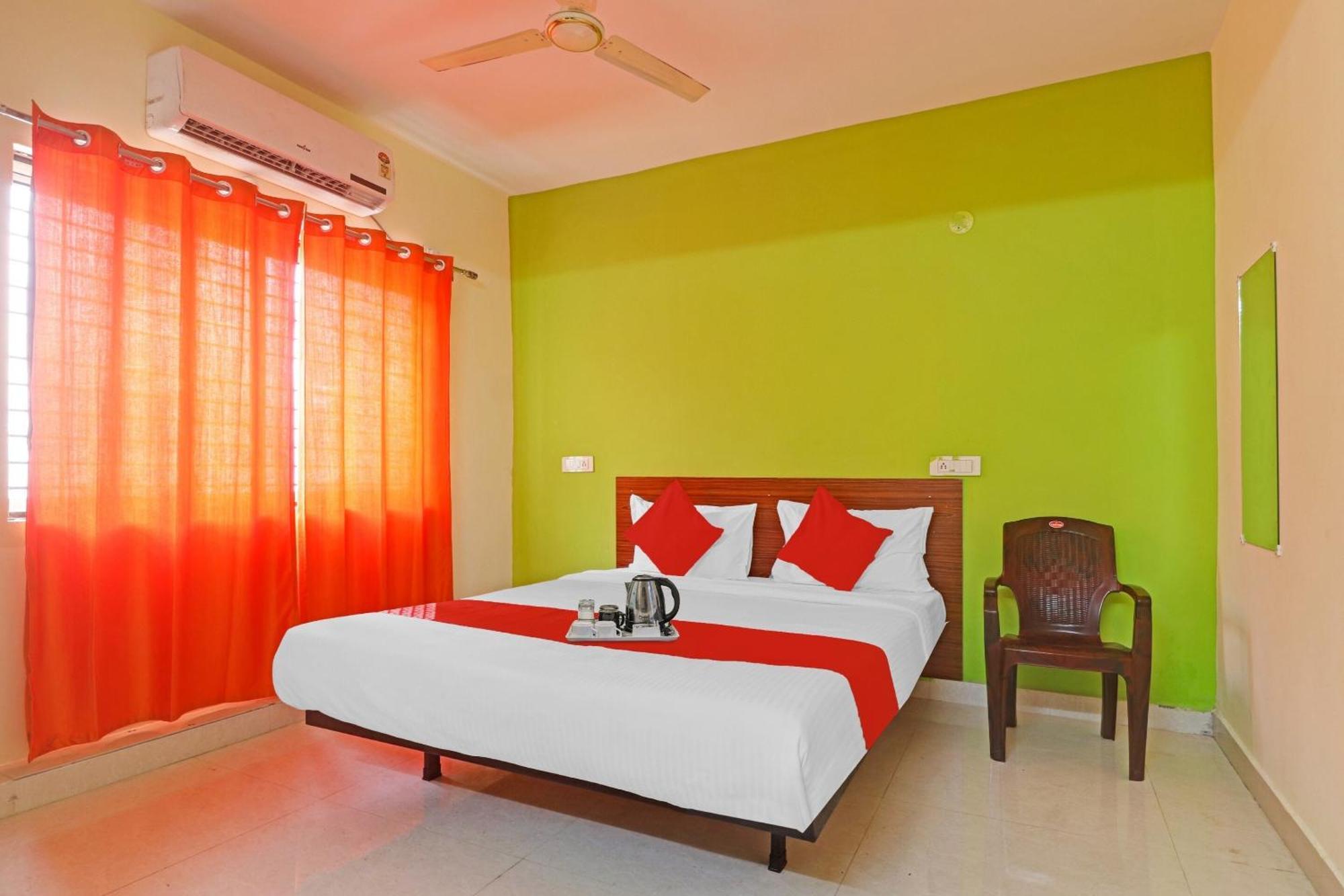 Super Hotel O Dk Reddy Square Hyderabad Exterior photo