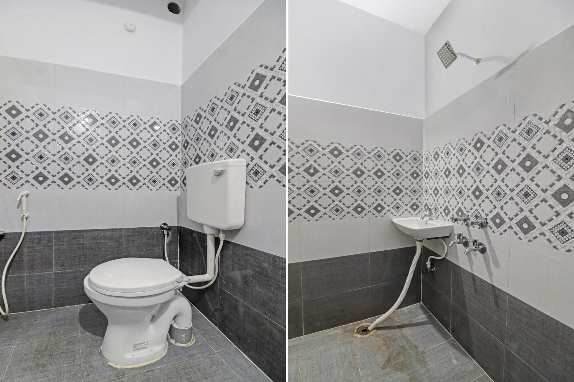 Super Hotel O Dk Reddy Square Hyderabad Exterior photo