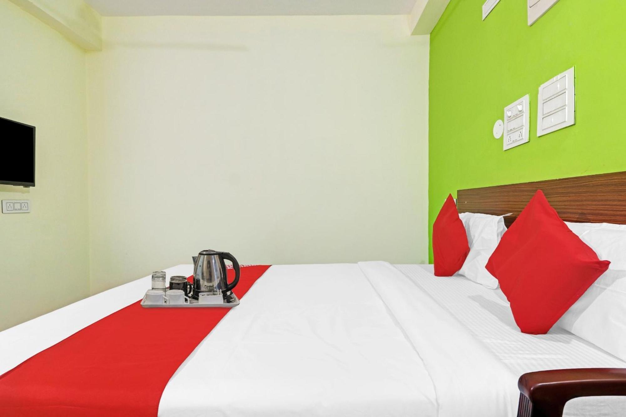 Super Hotel O Dk Reddy Square Hyderabad Exterior photo
