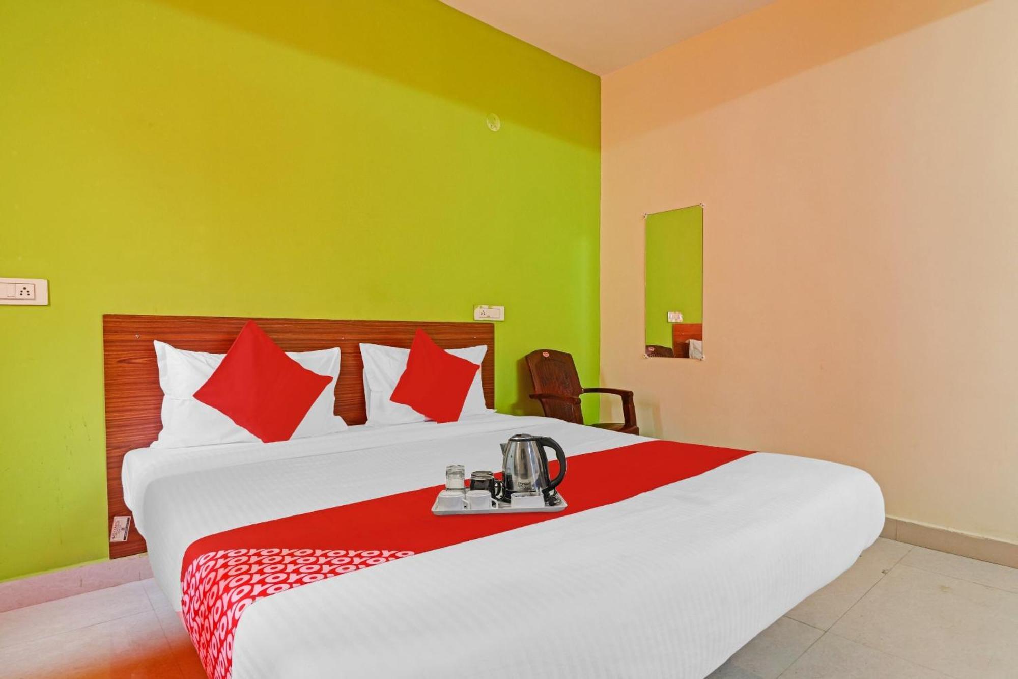 Super Hotel O Dk Reddy Square Hyderabad Exterior photo
